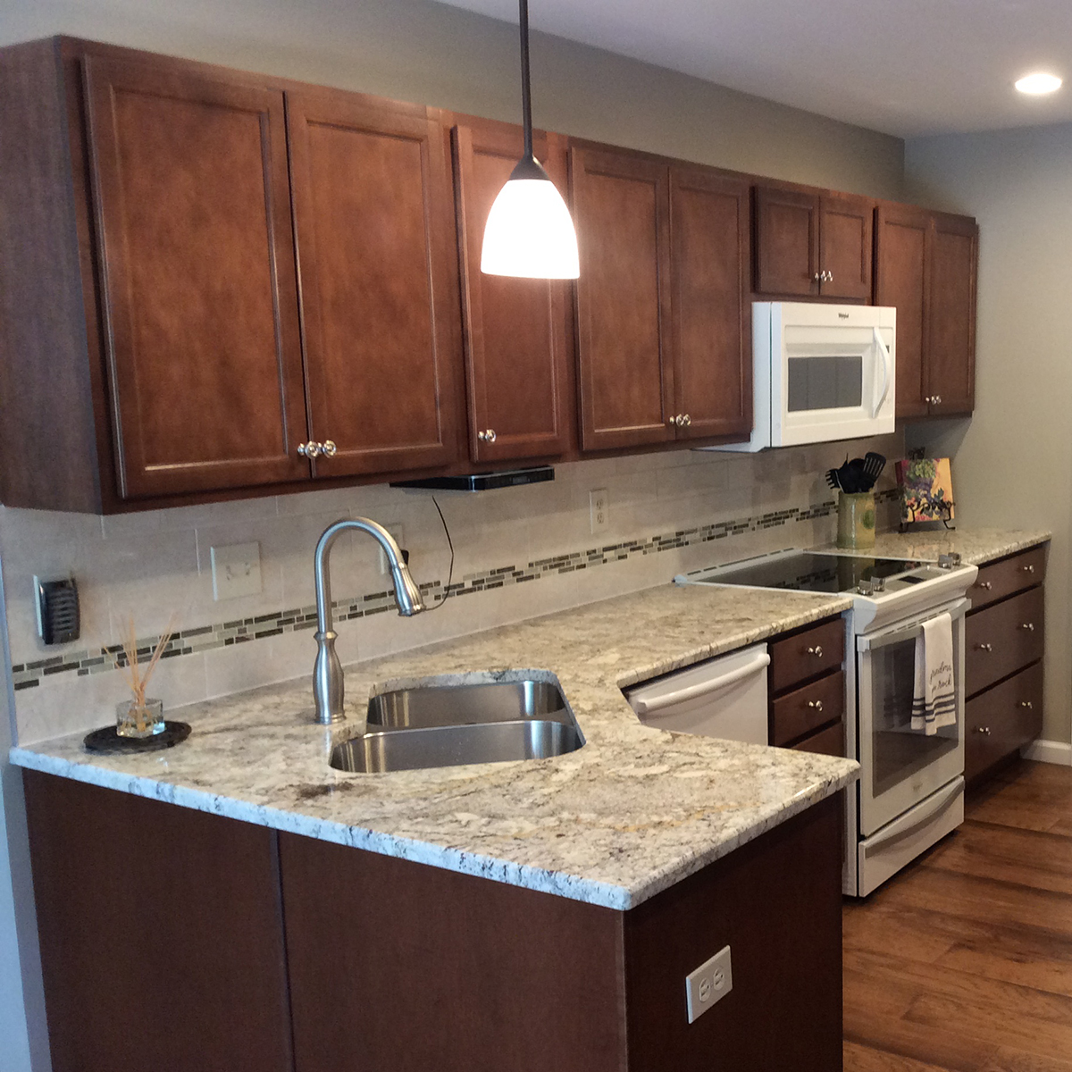 dark-cabinets-remodeling